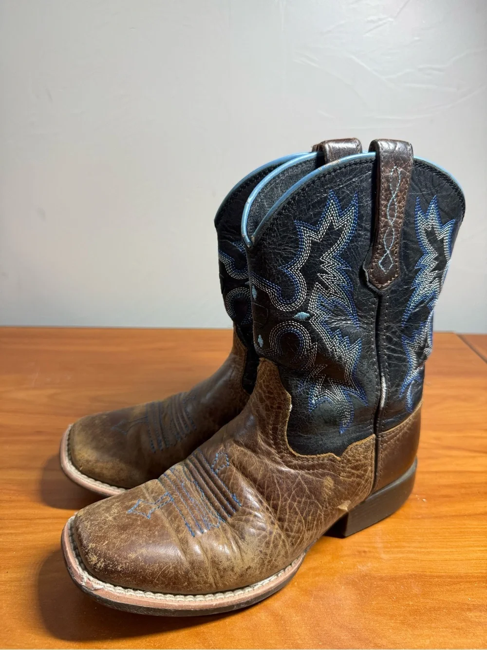 Ariat Kids' Boys Tombstone Western Boot Cowboy Brown Blue Black Detail Big Kid 1